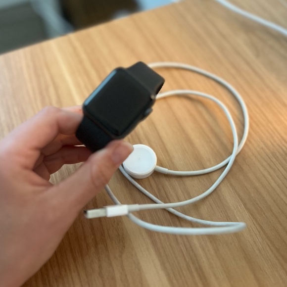 Like new Apple Watch Series 3 aluminum with black sports band - Picture 4 of 4